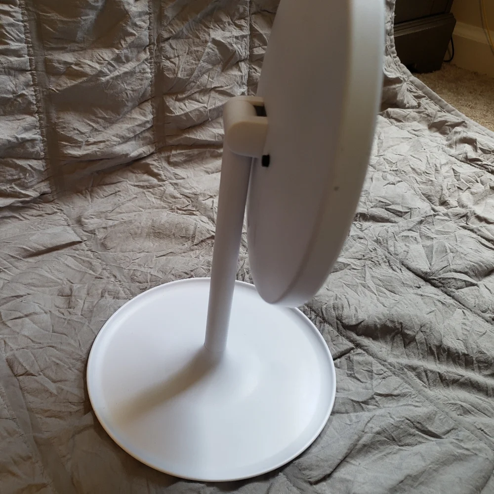 Circular White 120° LED Vanity Mirror Collapsible Untested